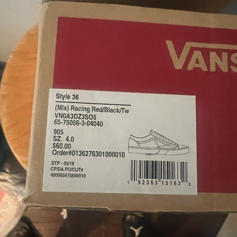 Vans kid size 4 fits lady size 5.5 dead stock - Picture 7 of 9